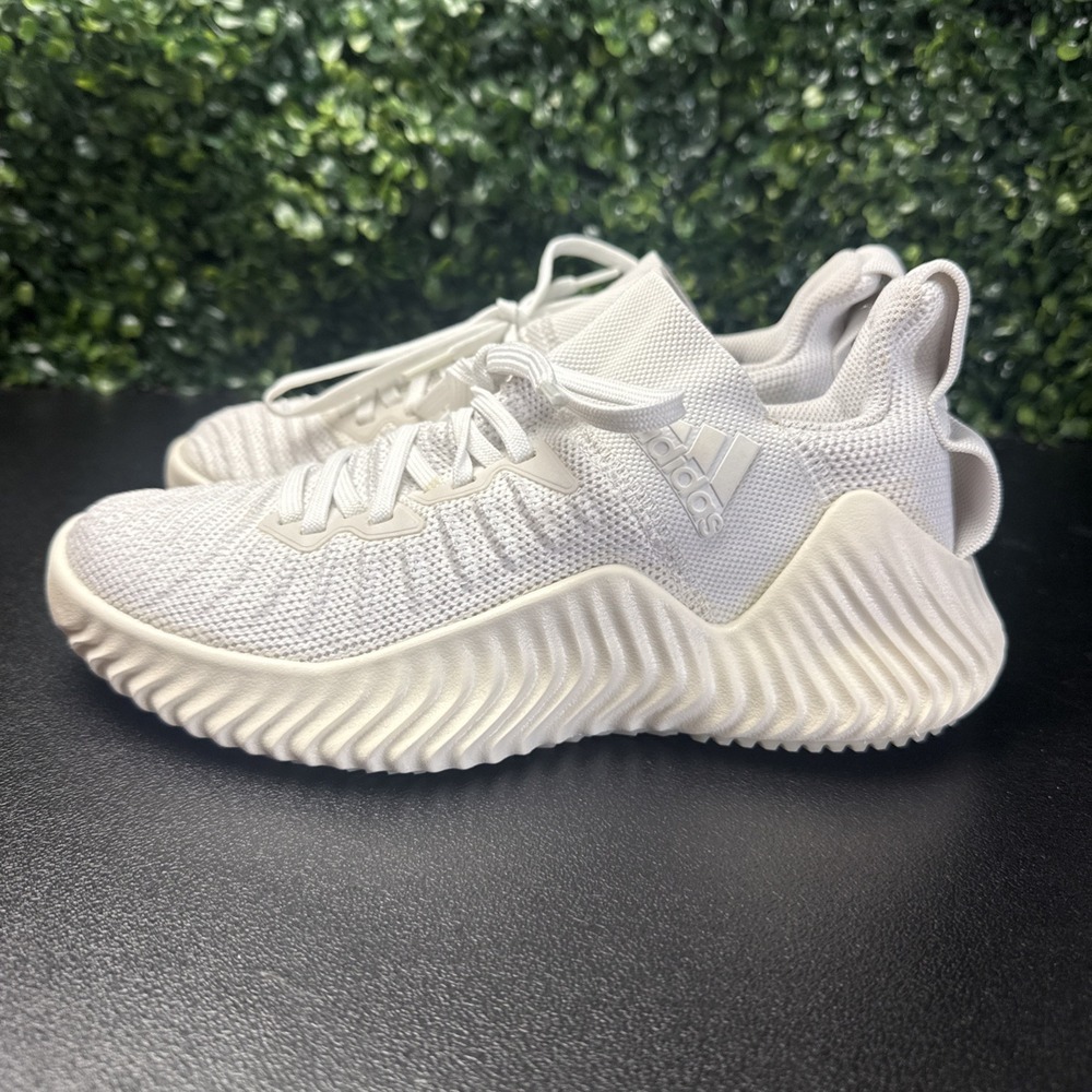 Adidas Women's Alphabounce Trainer shoes Size 5.5 White Sneakers